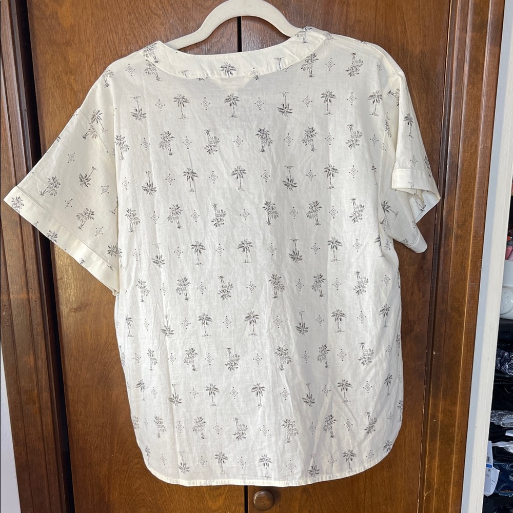 Lucky Brand Large Cream Palm Print Blouse NWT - Picture 5 of 5